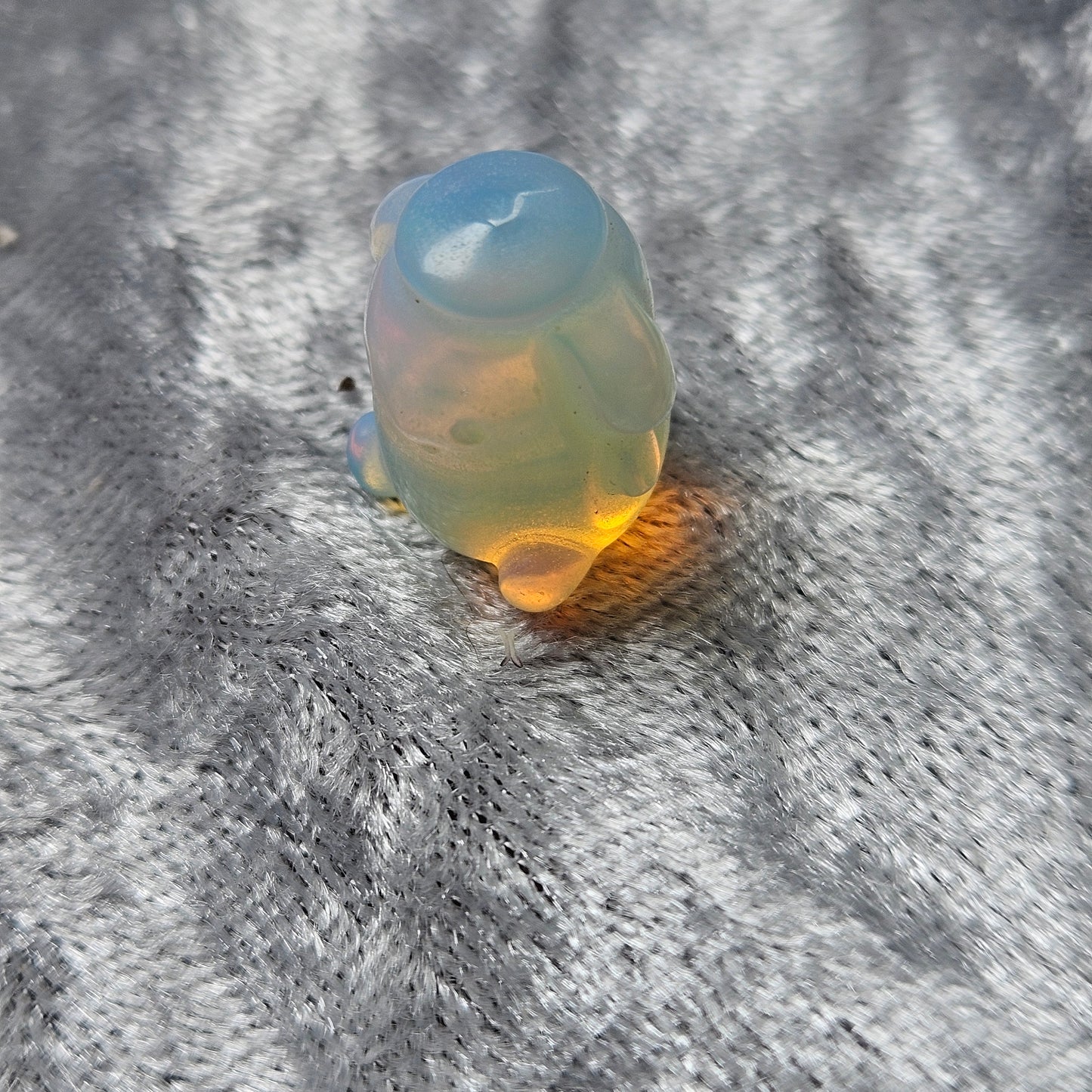 Opalite Pompompurrin Mini Carving